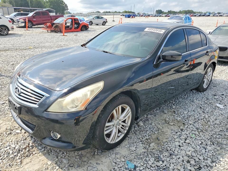 2013 INFINITI G37