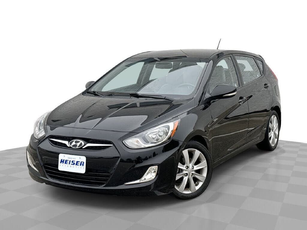 2013 HYUNDAI Accent