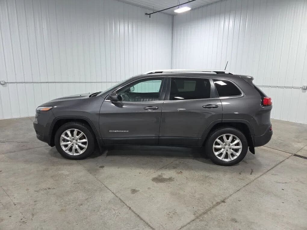 2017 JEEP Cherokee