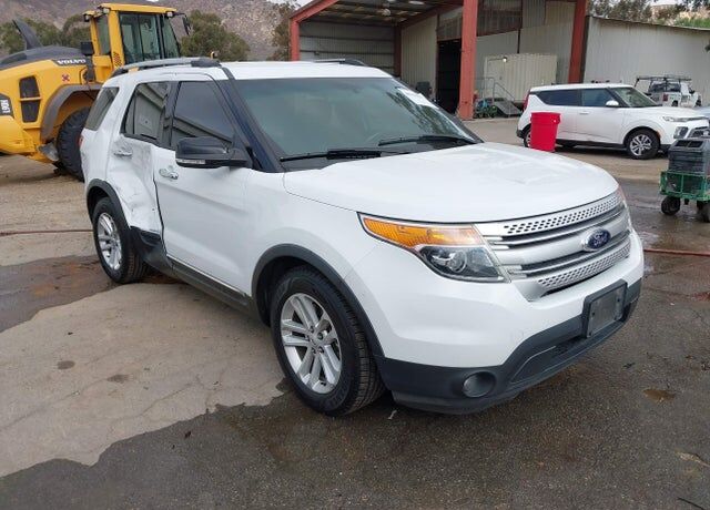 2014 FORD Explorer