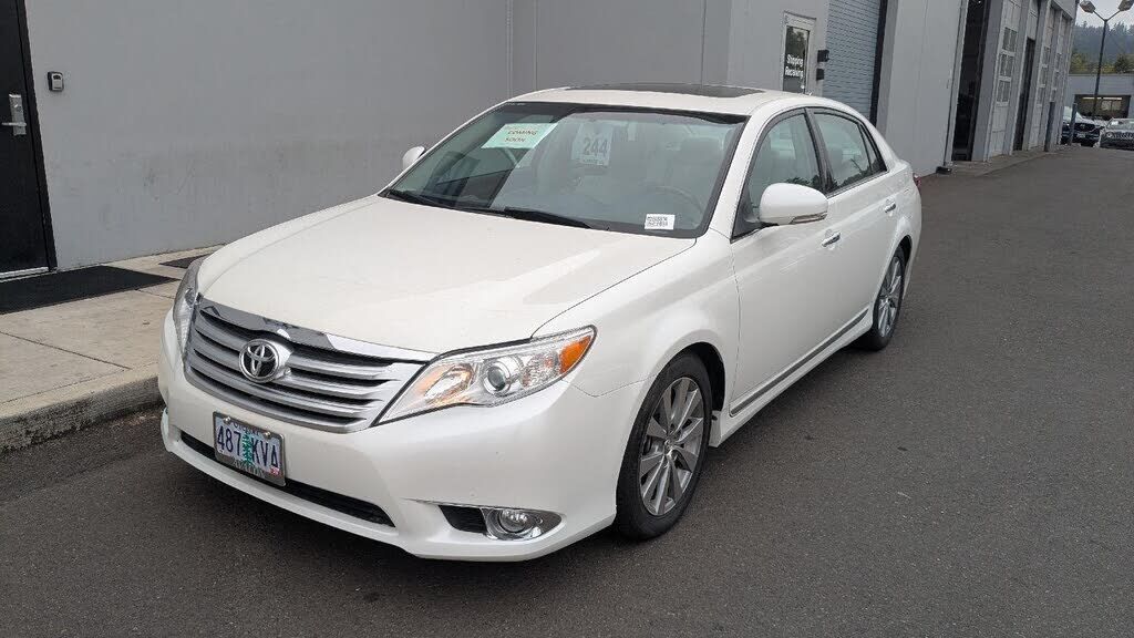 2011 TOYOTA Avalon