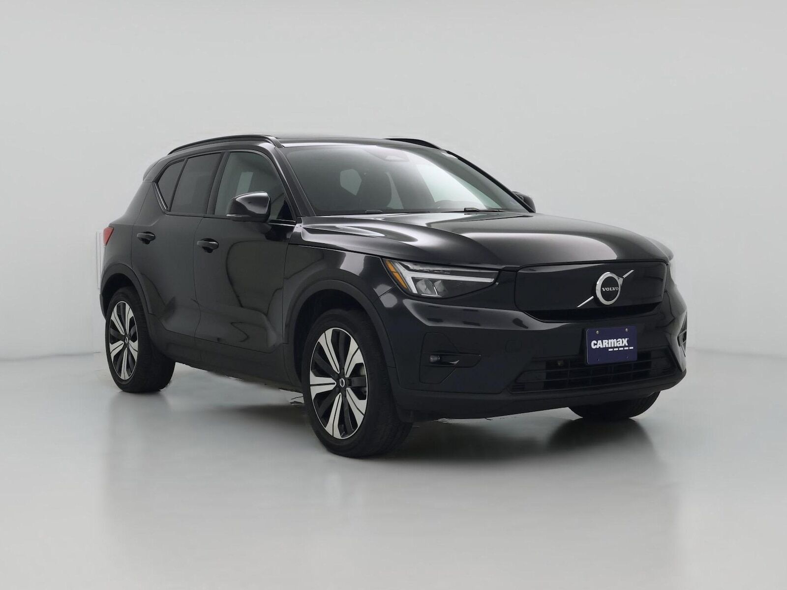 2023 VOLVO XC40