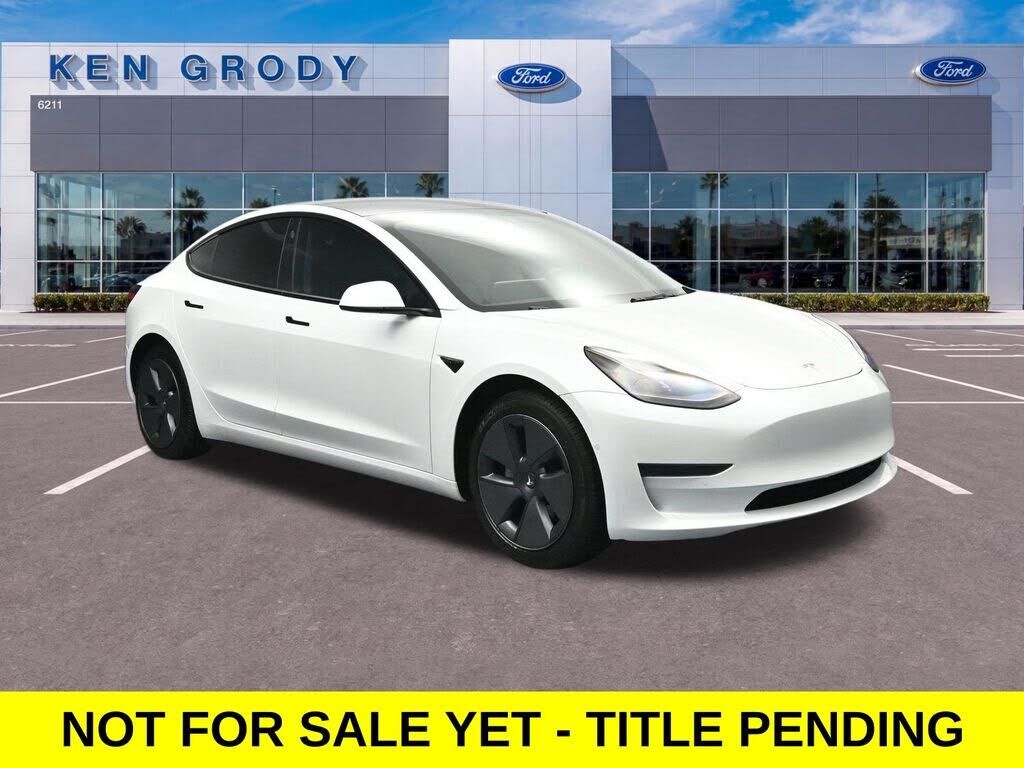2022 TESLA Model 3