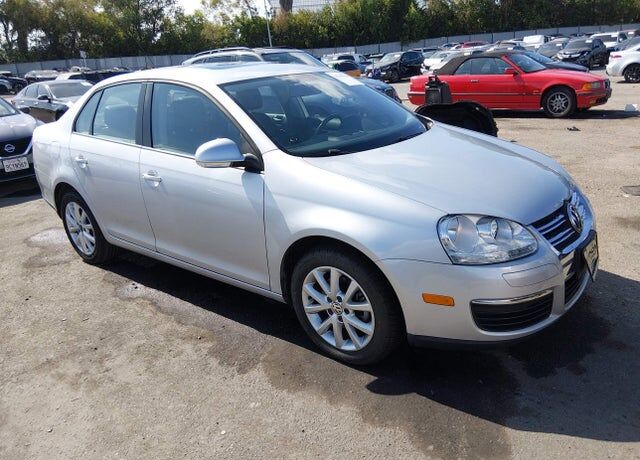 2010 VOLKSWAGEN Jetta