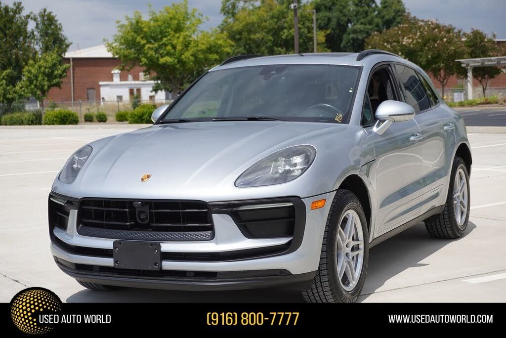 2023 PORSCHE Macan