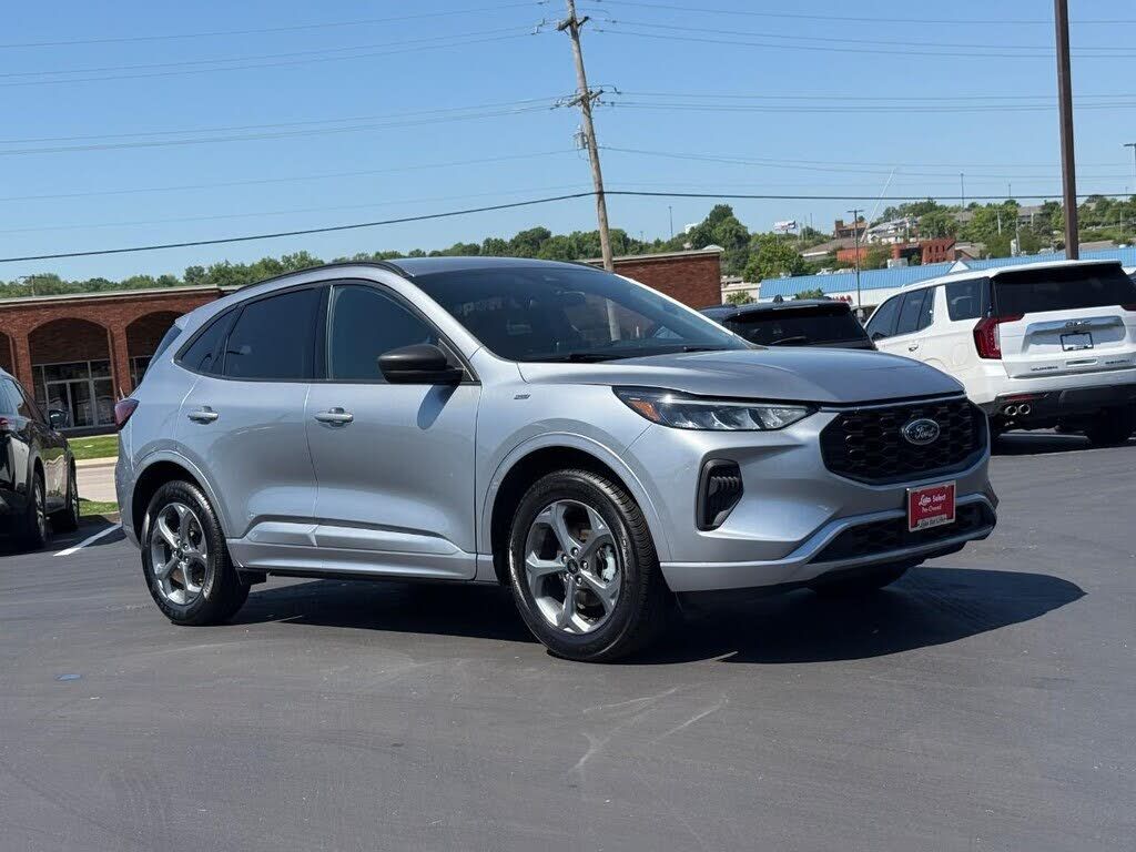 2024 FORD Escape