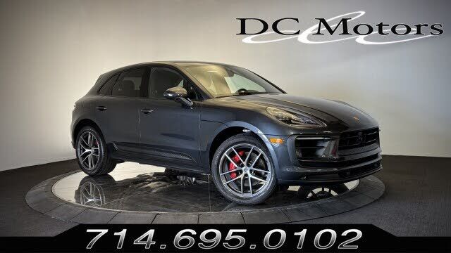 2023 PORSCHE Macan