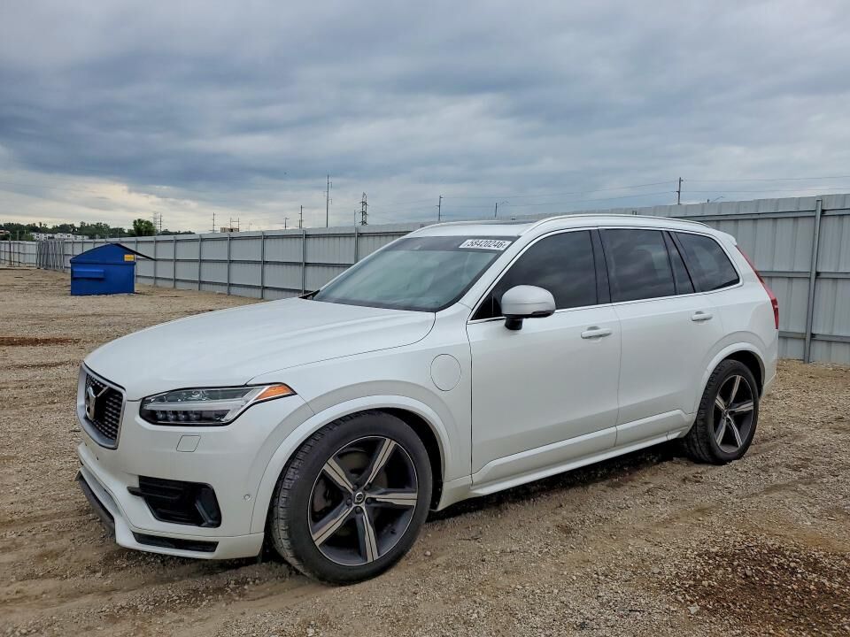 2017 VOLVO XC90