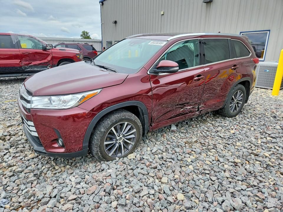 2017 TOYOTA Highlander