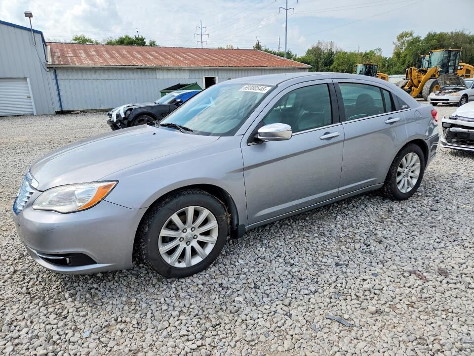 2013 CHRYSLER 200