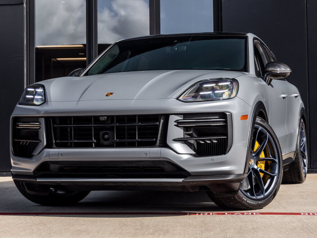 2024 PORSCHE Cayenne