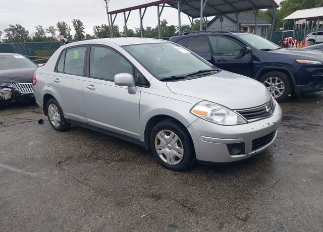 2011 NISSAN Versa