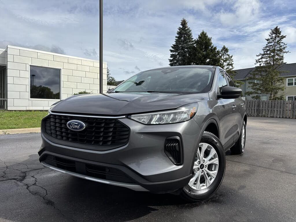 2024 FORD Escape