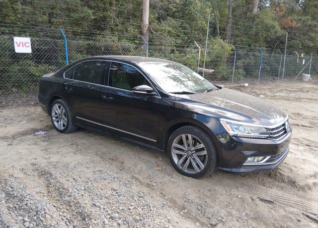 2017 VOLKSWAGEN Passat
