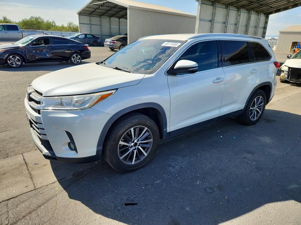 2019 TOYOTA Highlander