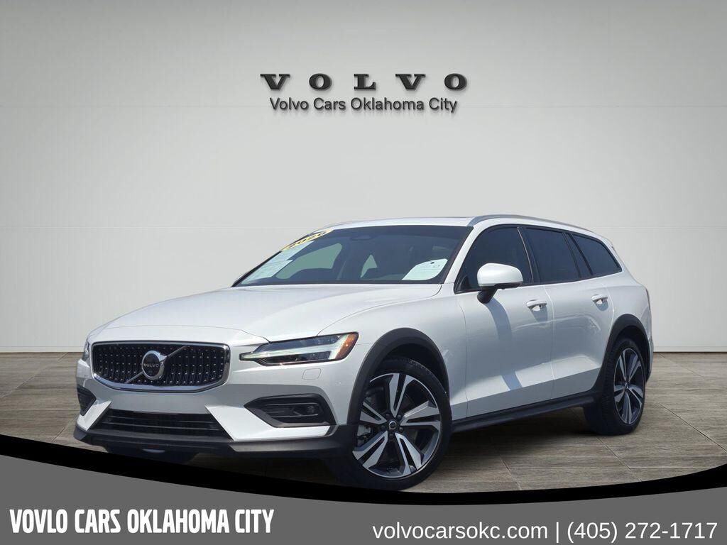 2026 VOLVO V60CC