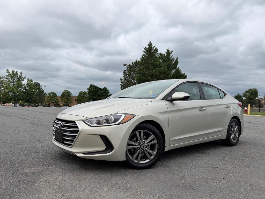 2017 HYUNDAI Elantra