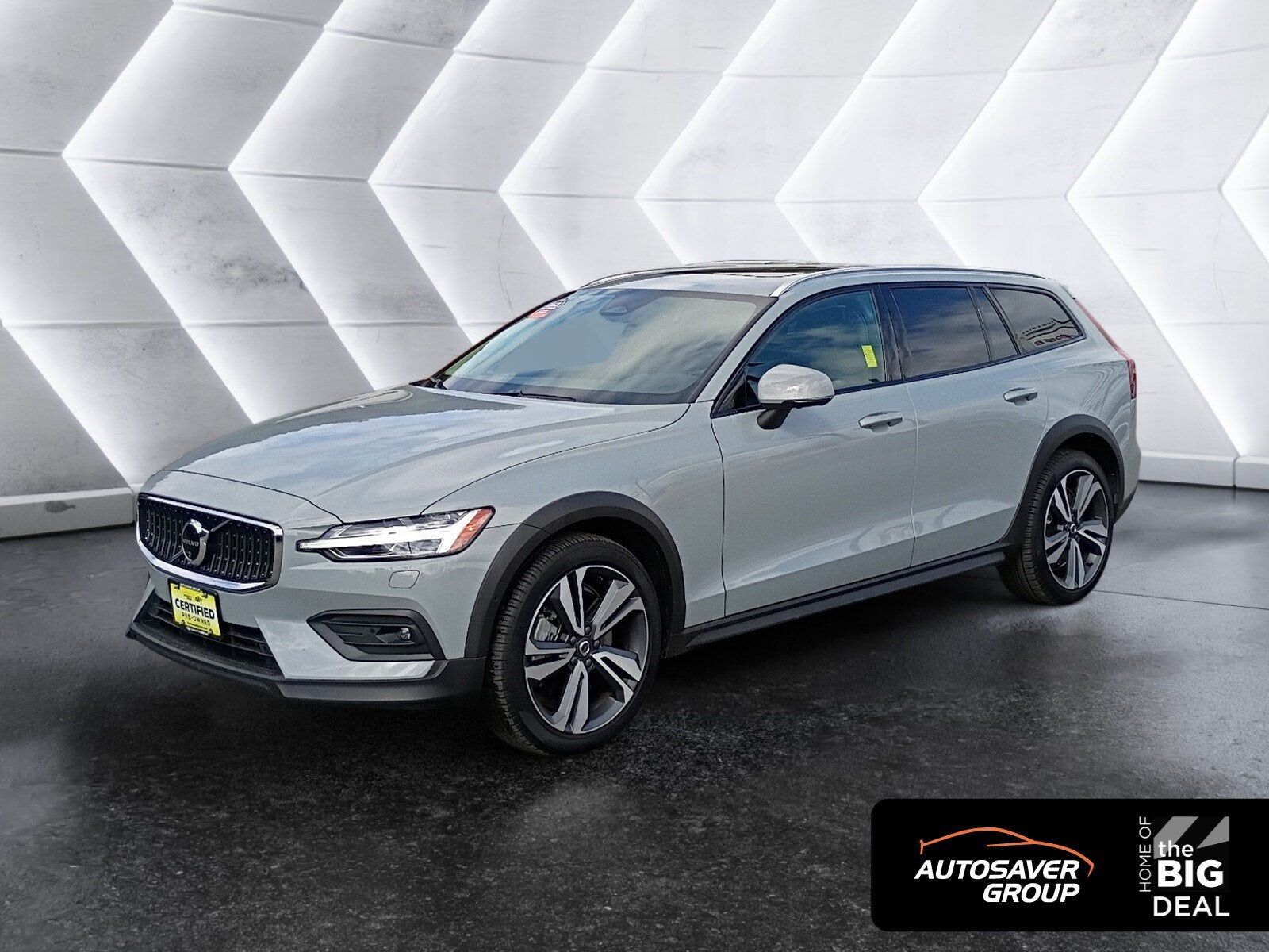 2025 VOLVO V60CC