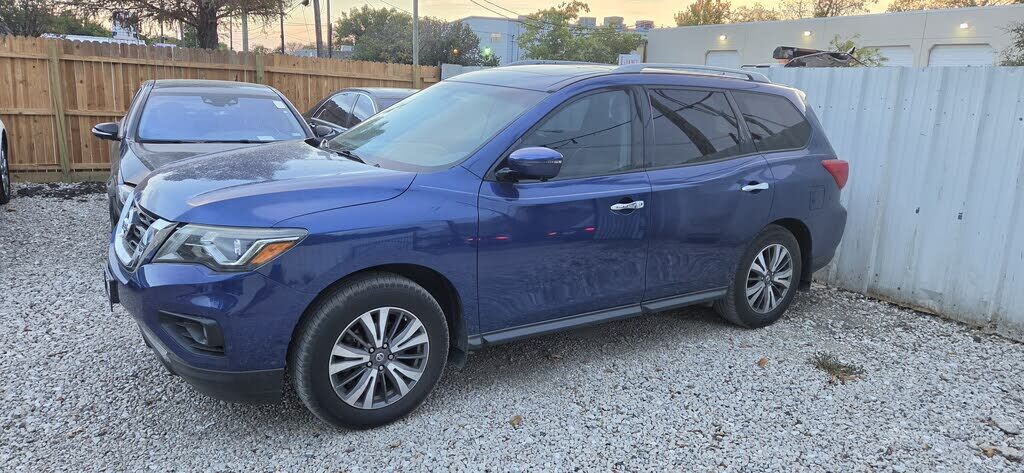 2017 NISSAN Pathfinder
