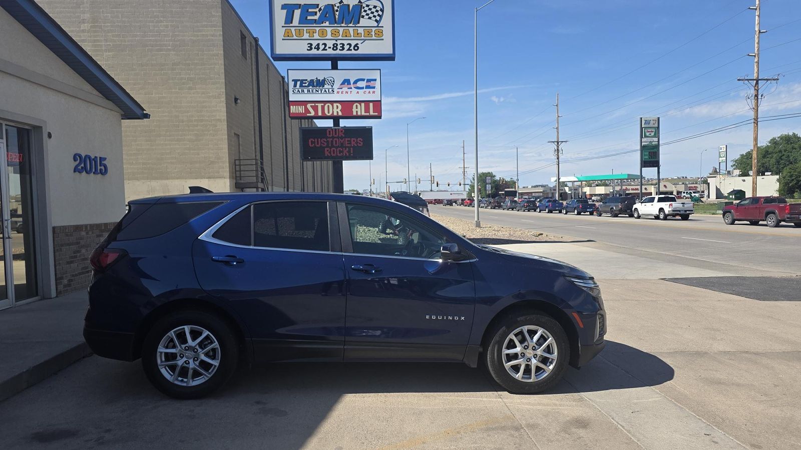 2023 CHEVROLET Equinox