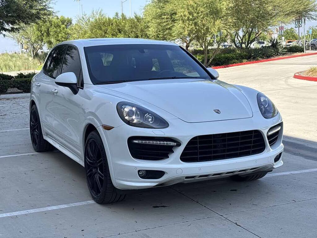 2014 PORSCHE Cayenne