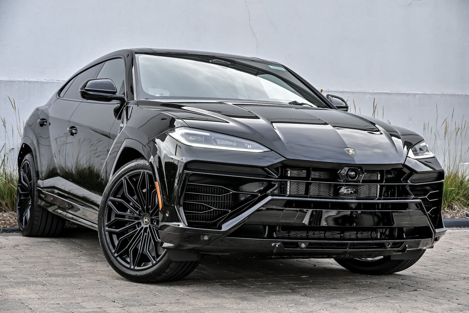 2026 LAMBORGHINI URUS
