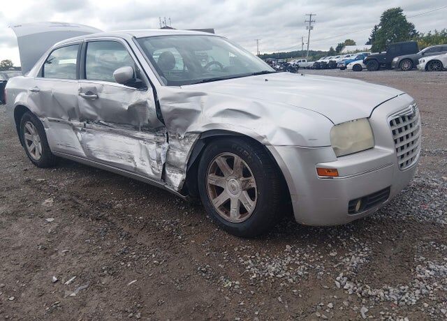 2005 CHRYSLER 300