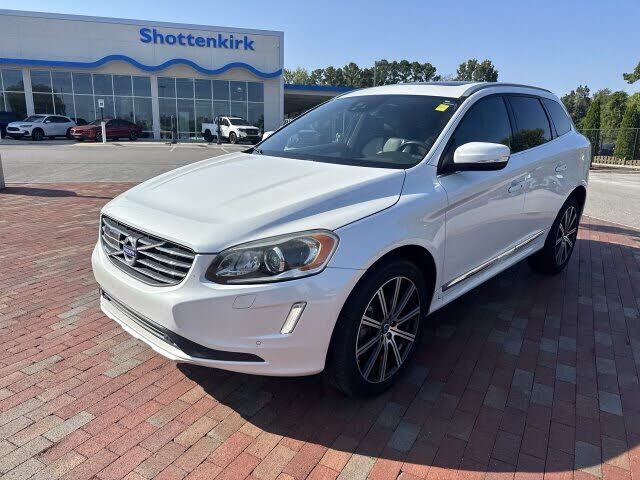 2015 VOLVO XC60