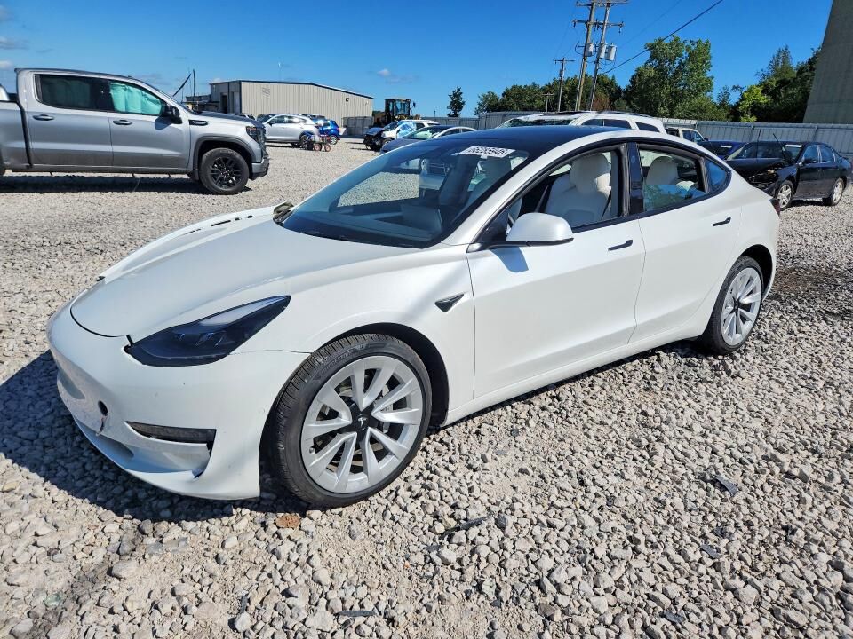 2022 TESLA Model 3