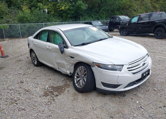 2013 FORD Taurus
