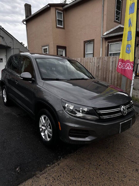 2012 VOLKSWAGEN Tiguan