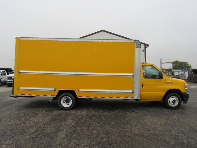 2022 FORD E-350