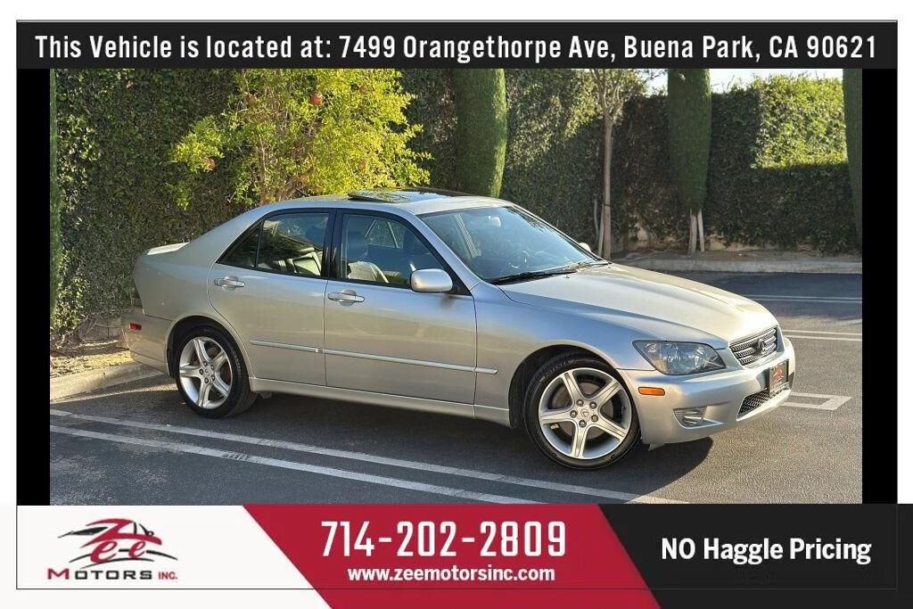 2004 LEXUS IS