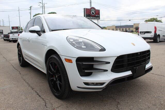 2018 PORSCHE Macan