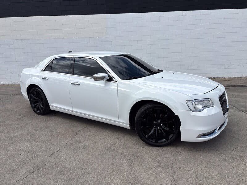2018 CHRYSLER 300