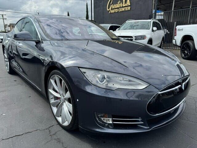 2015 TESLA Model S