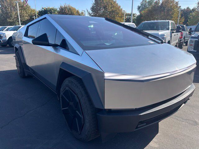 2024 TESLA Cybertruck