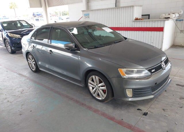 2012 VOLKSWAGEN Jetta