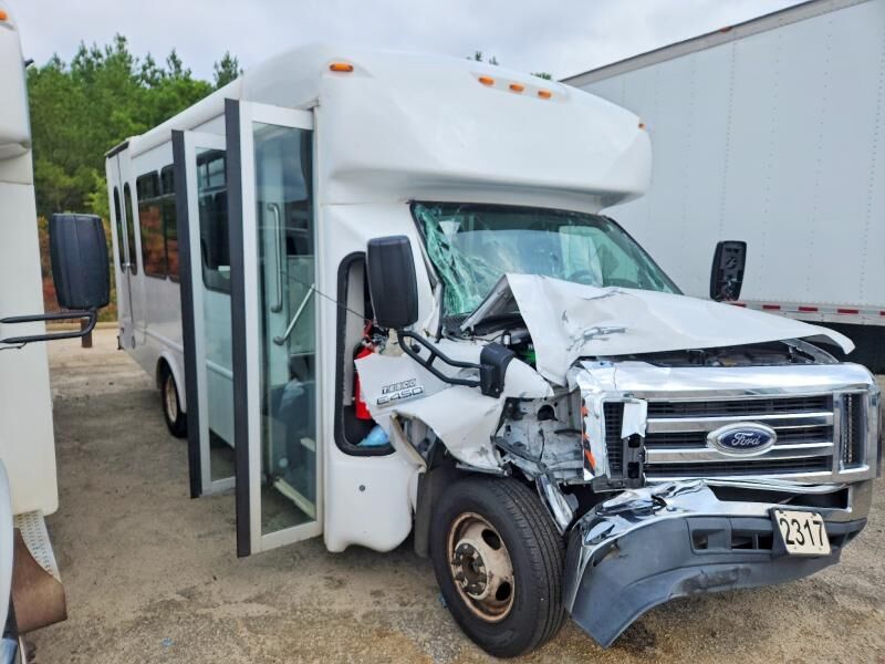 2023 FORD E-450