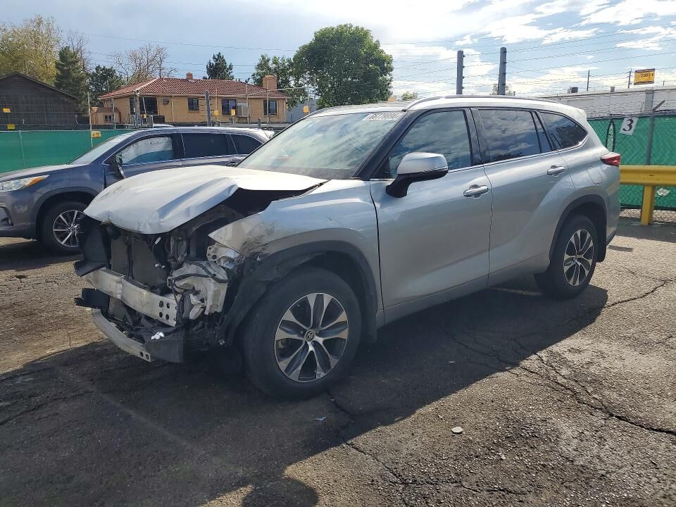 2022 TOYOTA Highlander