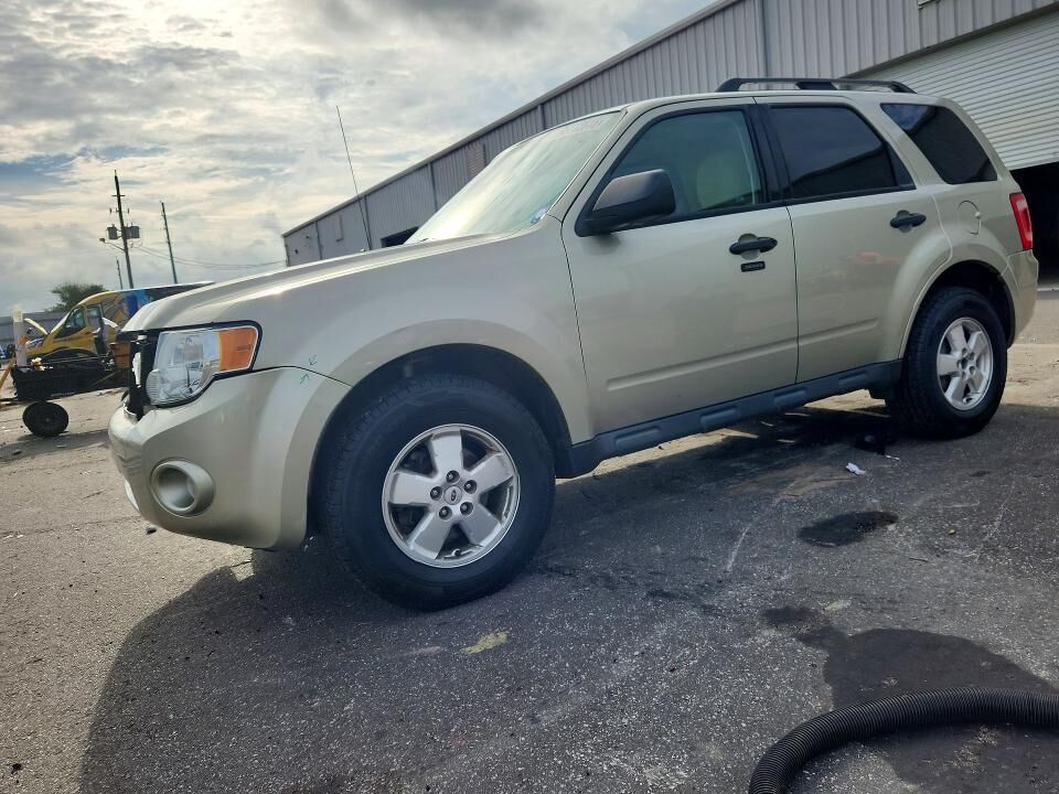 2011 FORD Escape