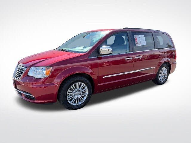 2016 CHRYSLER Town and Country