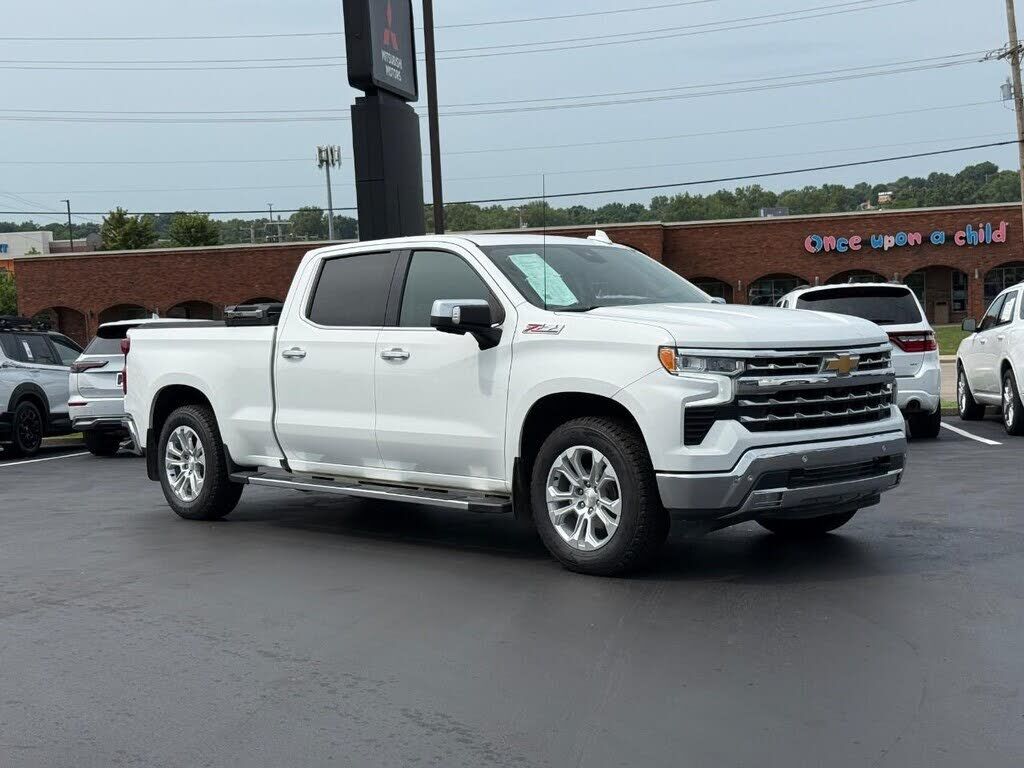 2024 CHEVROLET Silverado