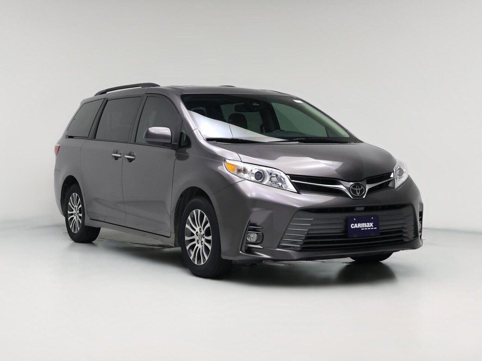 2019 TOYOTA Sienna