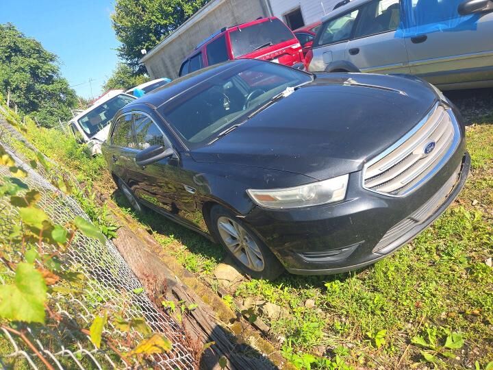 2013 FORD Taurus
