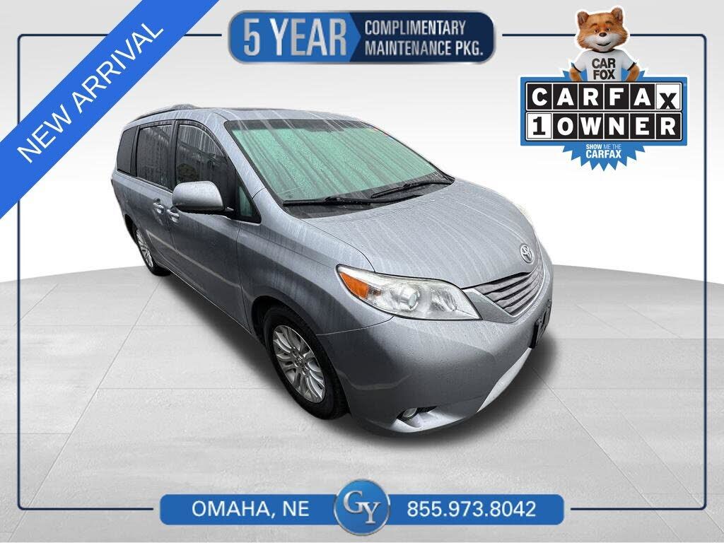 2017 TOYOTA Sienna