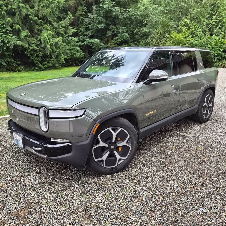 2022 RIVIAN R1S