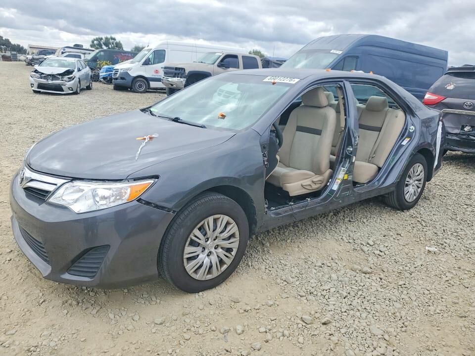 2013 TOYOTA Camry