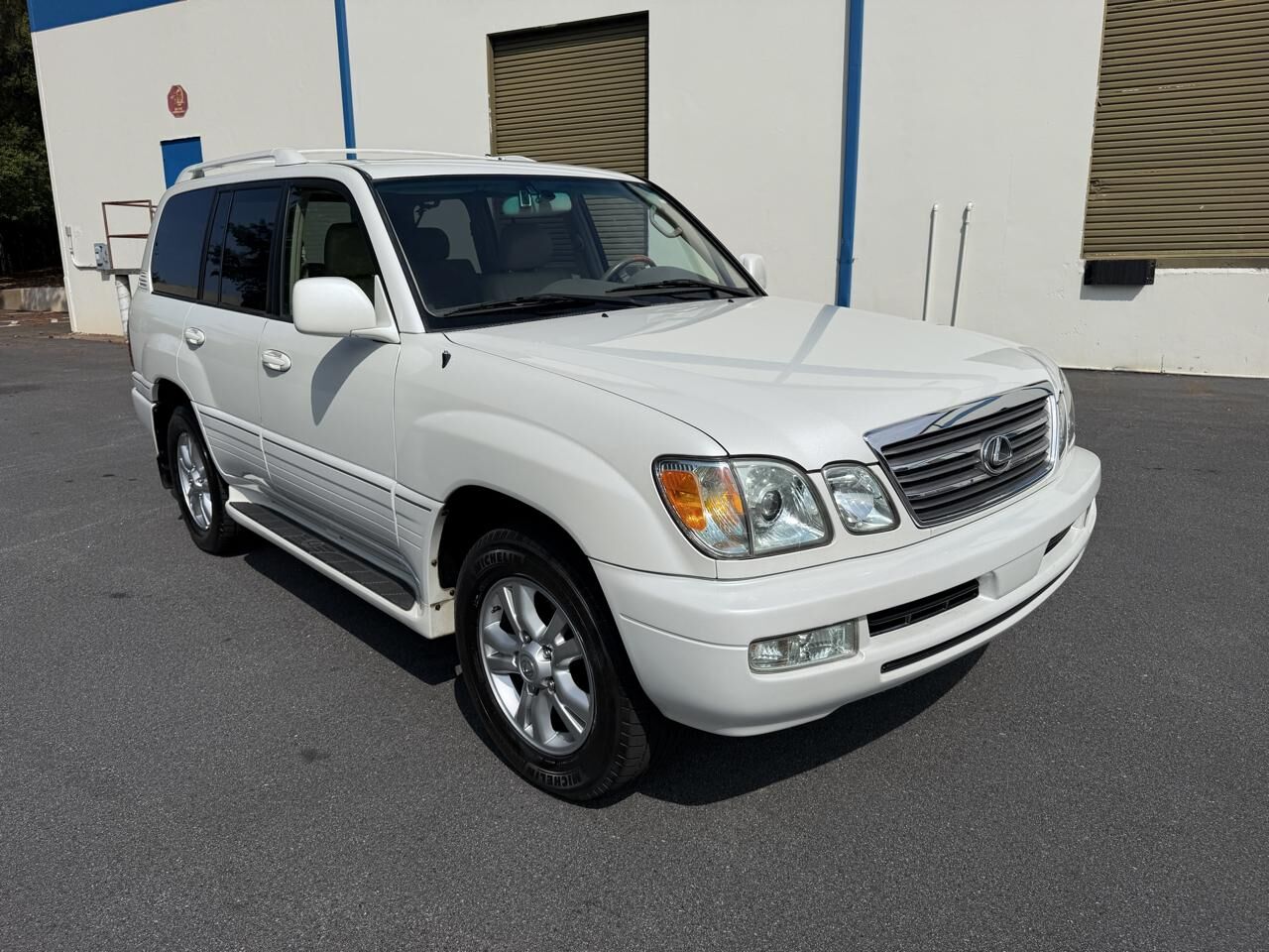 2004 LEXUS LX