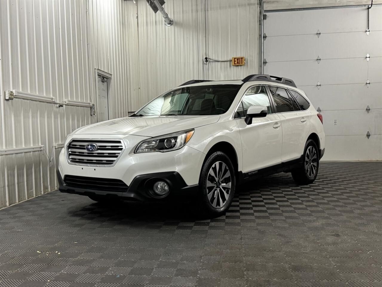 2017 SUBARU Outback